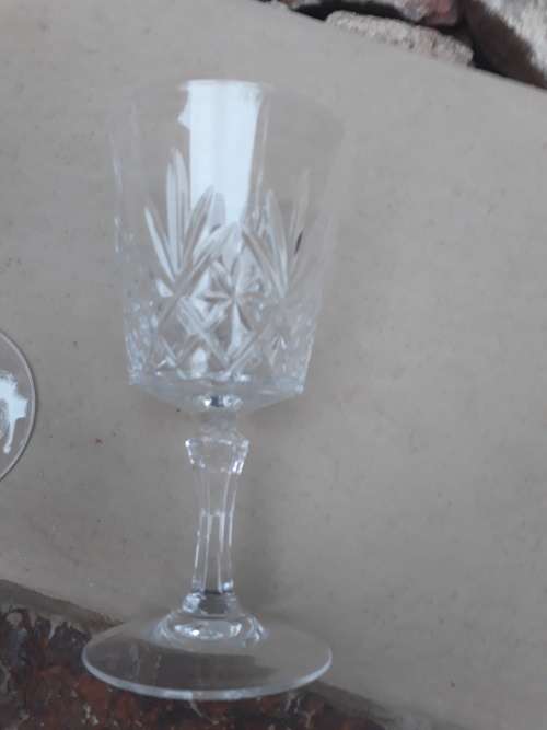 SET OF FOUR CRYSTAL DIAMOND STAR FLASH CRYSTAL WINE GLASSES