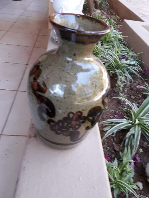 WOULD THINK SOUTH AFRICAN GLAZED POTTERY VASE IN THE STYLE OF FAMED ANDREW WALFORD