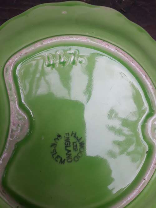 VINTAGE 1948+ H J WOOD LTD ENGLAND BOWL NO 447 LIGHT GREEN LEAF SHAPE