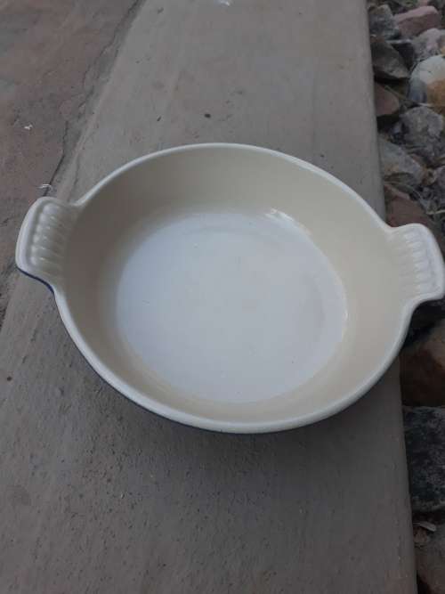 STUNNING LE CREUSET FRANCE CAST METAL DISH WITH BLUE SIZE 18