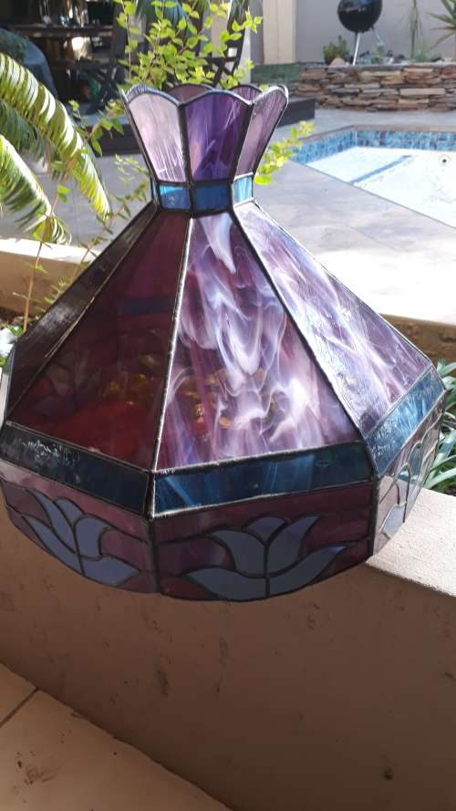 BEAUTIFUL STAINED GLASS & LEAD?? TIFFANY STYLED LAMP SHADE. HEAVY!