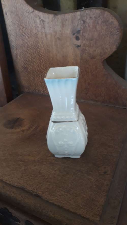 BELEEK IRELAND  SMALL BUD VASE PRETTY WITH RELIEF