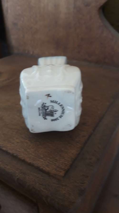 BELEEK IRELAND  SMALL BUD VASE PRETTY WITH RELIEF