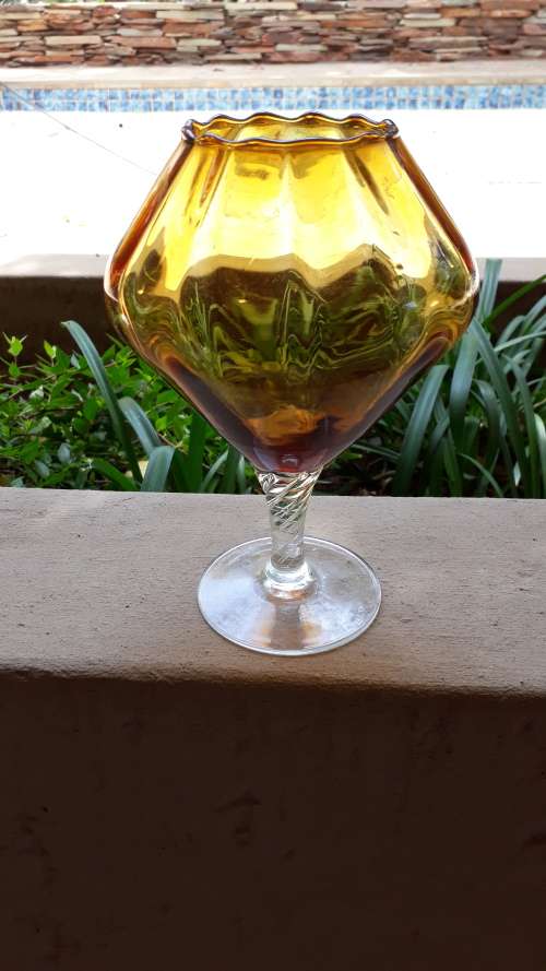 GORGEOUS BELIEVED VENETIAN VINTAGE AMBER GLASS VASE