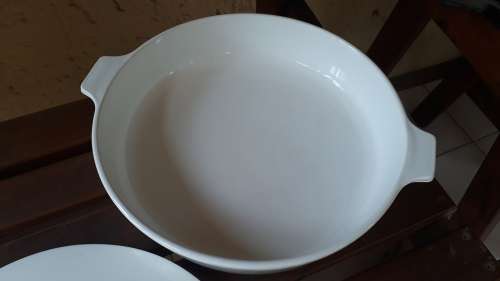 DR INC ONLY VINTAGE CORNING WARE WHITE BUFFET SERVER B=10 SKILLET LID, BLACK HANDLE