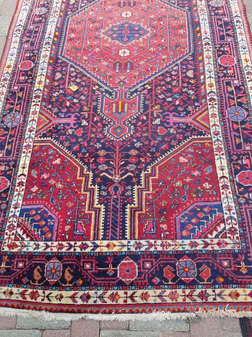 LOVELY HAND KNOTTED PERSIAN HAMADAN CARPET / RUG. FLORAL AND GEOMETRIC.