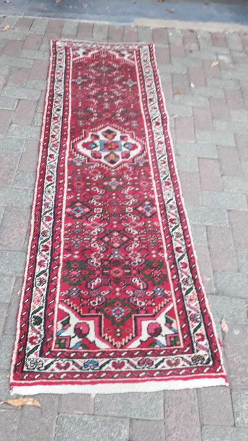 GORGEOUS HAND KNOTTED PERSIAN HOSSANABAD RUNNER. GEOMETRIC FLORAL