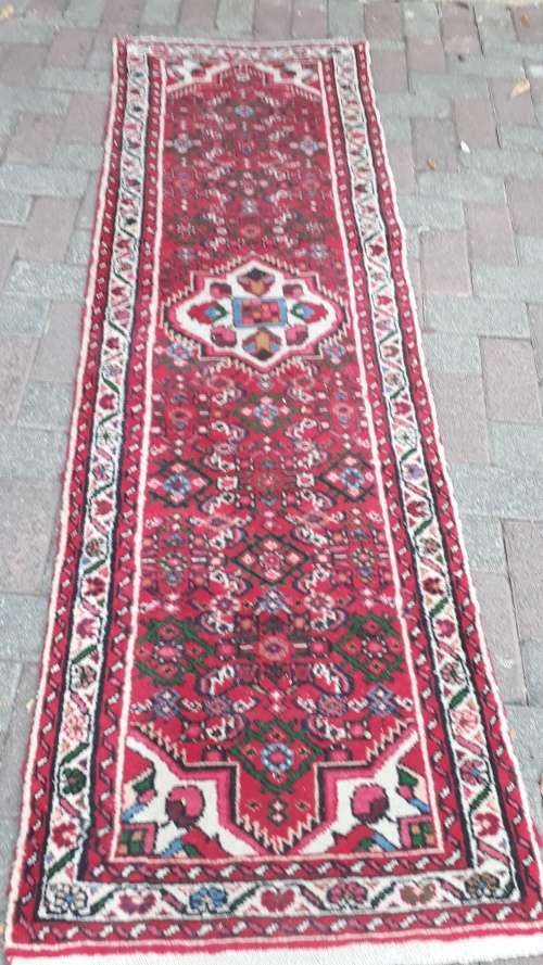GORGEOUS HAND KNOTTED PERSIAN HOSSANABAD RUNNER. GEOMETRIC FLORAL