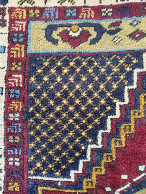 NICE HAND KNOTTED PERSIAN STYLED ORIENTAL CARPET RUG, WITH GEOMETRIC AND HOUSE PATTERN. GREAT TONES