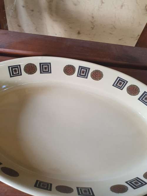 VINTAGE RETRO SOUTH AFRICAN G C WARE CERAMIC DISH WITH PATTERN