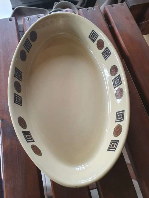 VINTAGE RETRO SOUTH AFRICAN G C WARE CERAMIC DISH WITH PATTERN