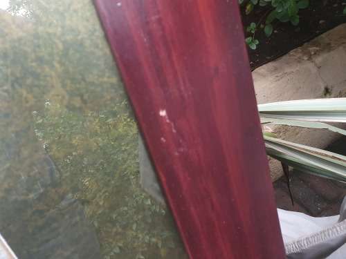 STUNNING ORIGINAL LARGE FRAMED KNOWN ARTIST DITABA ELIAS SEWAPE (BORN 1946) TOWNSHIP SCENE PAINTING