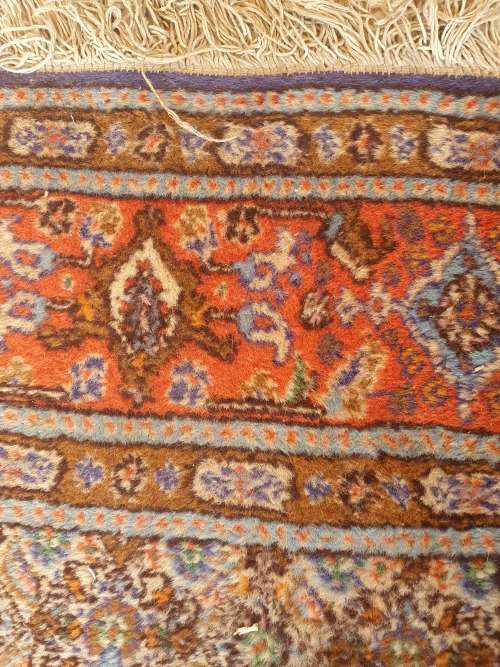 BEAUTIFUL TONES HAND KNOTTED PERSIAN / ORIENTAL FLORAL AND GEOMETRIC RUG. NICE THICK PILE
