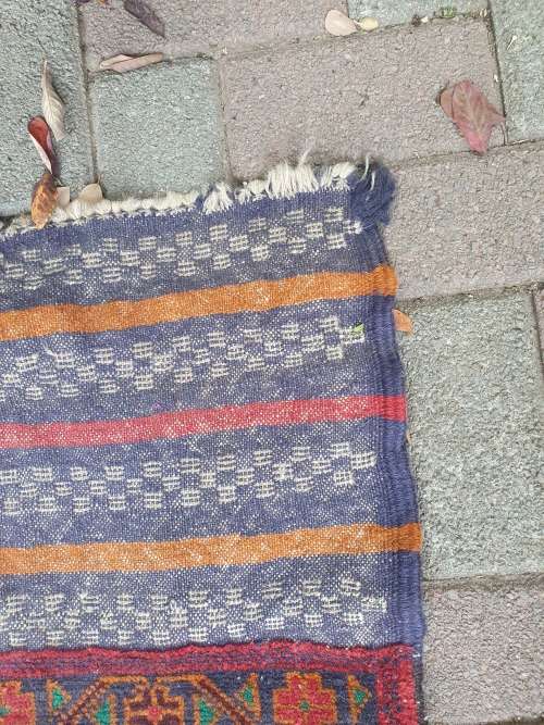 LOVELY PERSIAN / ORIENTAL TRIBAL HAND KNOTTED WOVEN RUG GEOMETRIC FLORAL 149CM BY 84CM NO 3