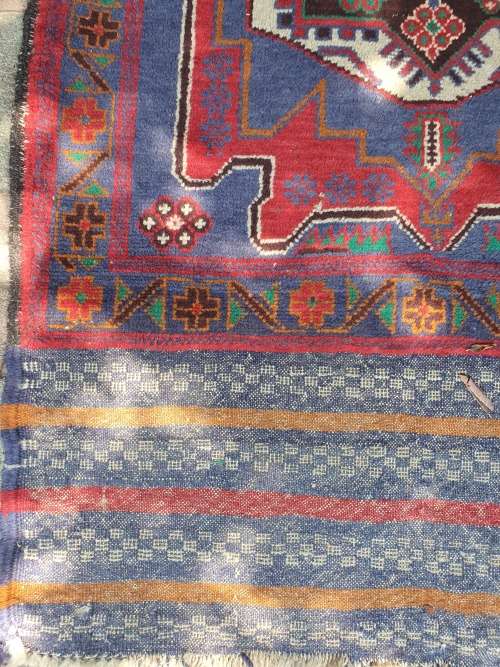 LOVELY PERSIAN / ORIENTAL TRIBAL HAND KNOTTED WOVEN RUG GEOMETRIC FLORAL 149CM BY 84CM NO 3