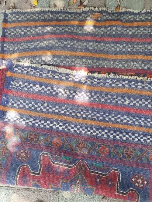 LOVELY PERSIAN / ORIENTAL TRIBAL HAND KNOTTED WOVEN RUG GEOMETRIC FLORAL 149CM BY 84CM NO 3