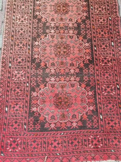 HAND KNOTTED ORIENTAL / PERSIAN TRIBAL GEOMETRIC RUNNER
