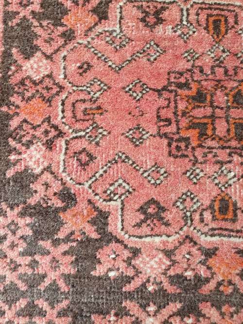 HAND KNOTTED ORIENTAL / PERSIAN TRIBAL GEOMETRIC RUNNER