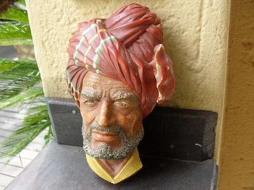 BOSSONS CHALKWARE RUGGED SULTAN OF THE DESERT