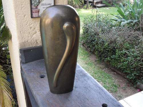 GORGEOUS, ELEGANT & TALL STYLISH & MOD OLD FINISH BRASS VASE. DO LOOK!!
