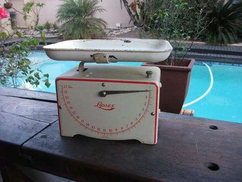 VINTAGE LYSSEX SCALE 22 LBS SWISS MADE GOOD CONDITION