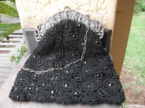 ABSOLUTELY STUNNING VINTAGE BLACK CROCHETED PLUS BEADED & SILVER WORK DETAIL (DUTCH SCENE?) HANDBAG