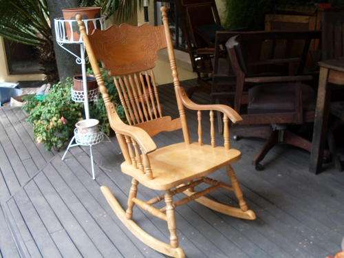 RATHER NICE COLONIAL STYLE ROCKING CHAIR WITH SPINDLES
