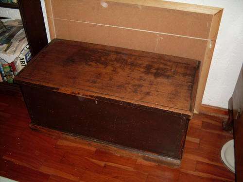 STUNNING VINTAGE  DOVE TAILED OREGON / PINE KIST,   BRASS PLAQUE OF 1 OF THE  PREVIOUS OWNERS,  WOW!