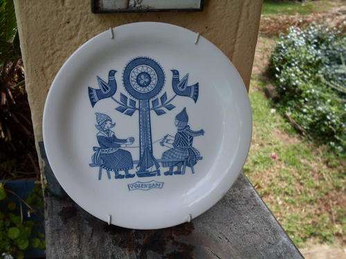 VINTAGE ROYAL SPHINX MAASTRICHT HOLLAND VOLENDAM BLUE & WHITE BIRDS, 2 GIRLS DISPLAY PLATE