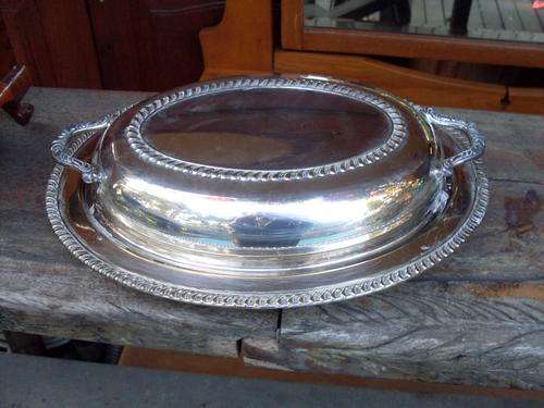 ASSUMED EMESS PLATED ON BRASS SILVER PLATED SEGMENTED SERVING DISH WITH LID STYLISH PATTERN