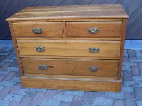ABSOLUTELY STUNNING BELIEVED TURN OF THE CENTURY (ANTIQUE) SATINWOOD CHEST OF DRAWERS