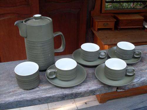 SUPERB VINTAGE RETRO DENBY ENGLAND PART COFFEE SERVICE SAGE OLIVE GREEN CHEVRON PATTERN WOW!!!