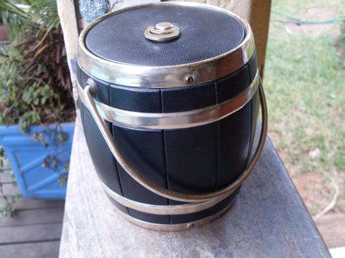 THIS IS BRILLIANT. SUPER PUB ITEM, VINTAGE RETRO BARREL ICE BUCKET