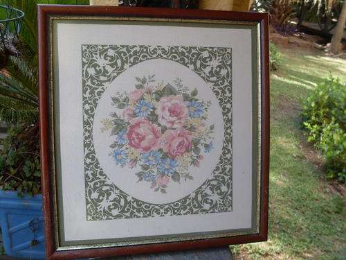 LOVELY DECORATIVE FRAMED ROSE  FLORAL +++ CLOTH PIECE