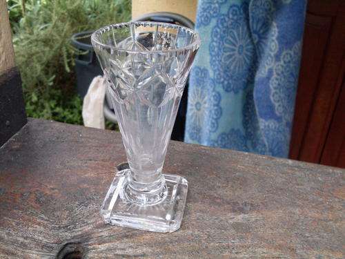 ETCHED STUART ENGLAND SMALL CRYSTAL TRUMPET SHAPED VASE HAS WATER MARKS