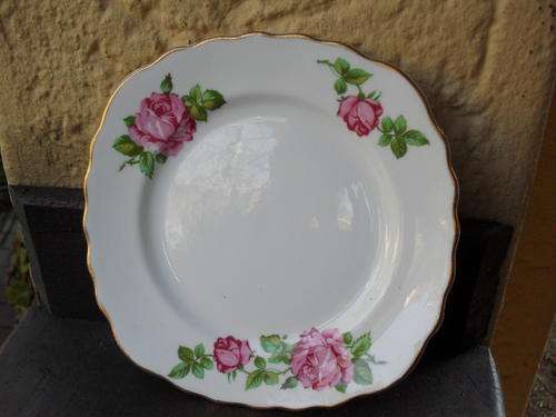 Colclough cake/side plate Gilt trim and Roses. Simple and sweet