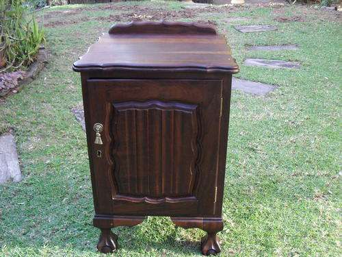 STUNNING AND BEAUTIFULLY CRAFTED IMBUIA LINEN FOLD (FRONT)  BALL & CLAW  PEDESTAL 1960