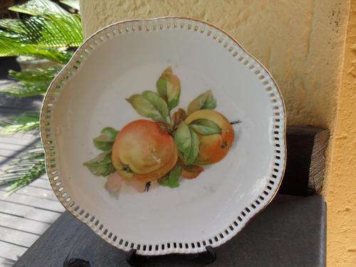 FRUIT ( PEACH)  PATTERNED PIERCED BAVARIA SCHUMANN ARZBERG PLATE