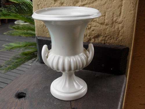 VINTAGE BESWICK TWO HANDLES URN VASE (CLASSICAL) CREAM/WHITE NUMBER 1496-3