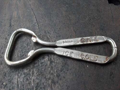 NICE COLLECTABLE VINTAGE COCA COLA BOTTLE OPENER. STILL USEFUL TOO!
