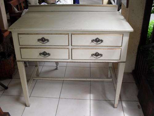 SOLID WOOD CREAM SIDEBOARD/DRESSER/SERVER WITH GILT TRIM AND ANTIQUE LOOK DRAWER HANDLES. DOVETAILED