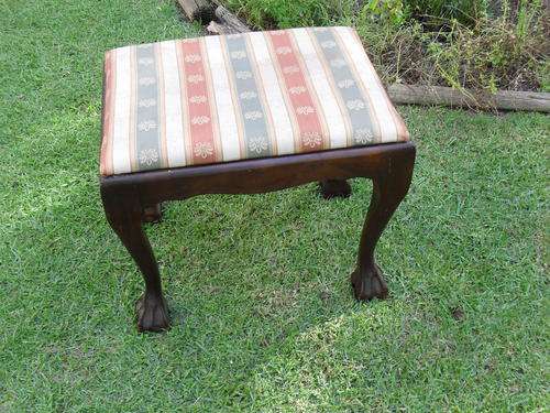 B-E-A-U-T-I-F-U-L BALL & CLAW IMBUIA? DRESSING TABLE STOOL. EXCEPTIONALLY NICE PIECE