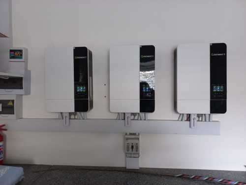 GROWATT 5KW INVERTER 48V SPF5000ES (INCL PARALLEL CARD + WIFI)