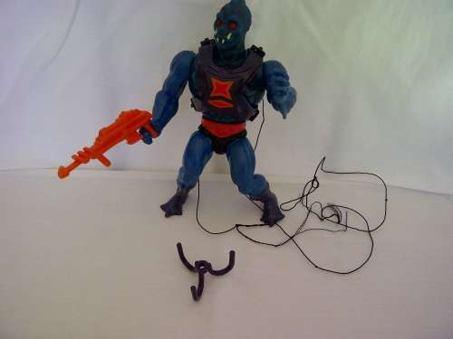 MOTU masters of the universe webstor 1984 COMPLETE (1 clip on harness is broken)