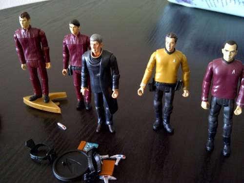 Star trek figurine bundle (mint, unplayed with condition)