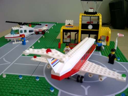vintage lego airport #6392 1980's