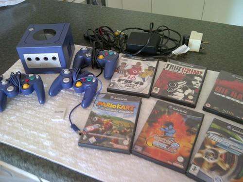 Nintendo Game Cube with 3 controllers, all cables and 6 games mario cart and others, tested, working