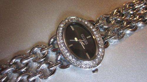GUESS LADIES WATCH - BLACK OVAL DIAMOND FACE!!!