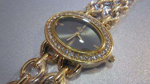 GUESS LADIES WATCH - GOLD BLACK OVAL DIAMOND FACE!!!