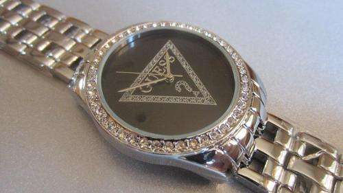 GUESS UNISEX WATCH - BLACK ROUND DIAMOND FACE!!!